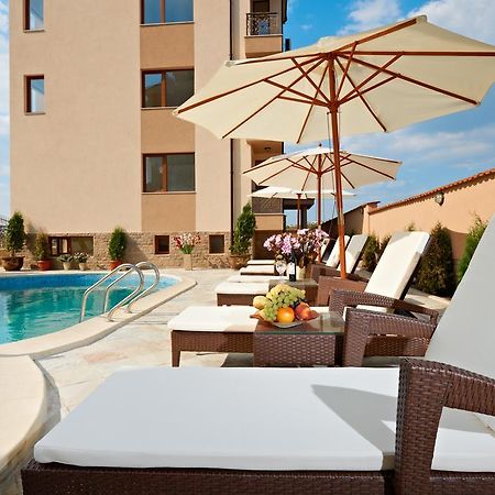 Stanny Court Aparthotel เนเซบาร์ ห้อง รูปภาพ