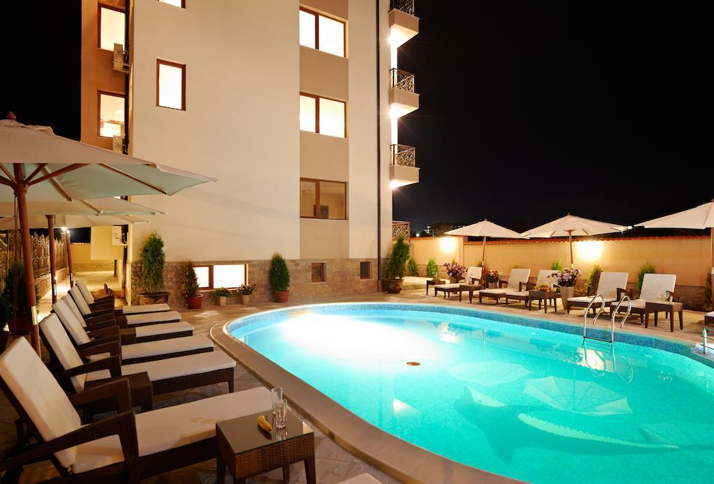 Stanny Court Aparthotel เนเซบาร์ ห้อง รูปภาพ