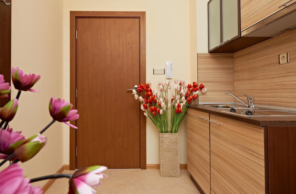 Stanny Court Aparthotel เนเซบาร์ ห้อง รูปภาพ