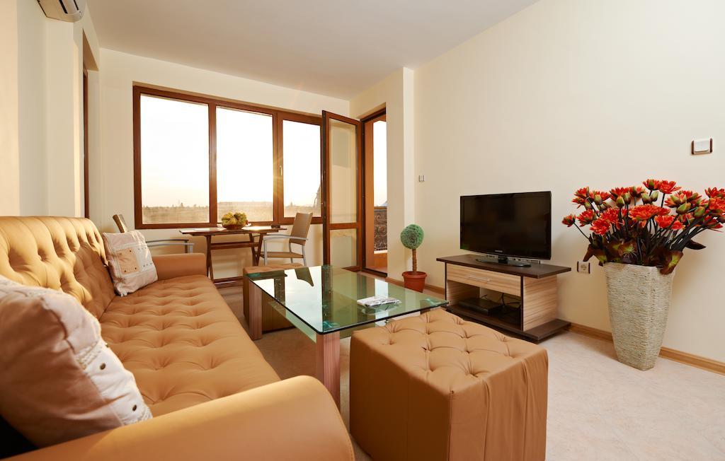 Stanny Court Aparthotel เนเซบาร์ ห้อง รูปภาพ