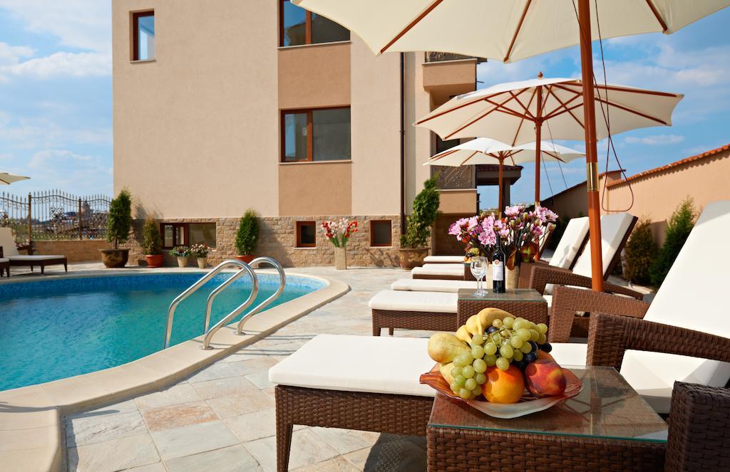 Stanny Court Aparthotel เนเซบาร์ ห้อง รูปภาพ